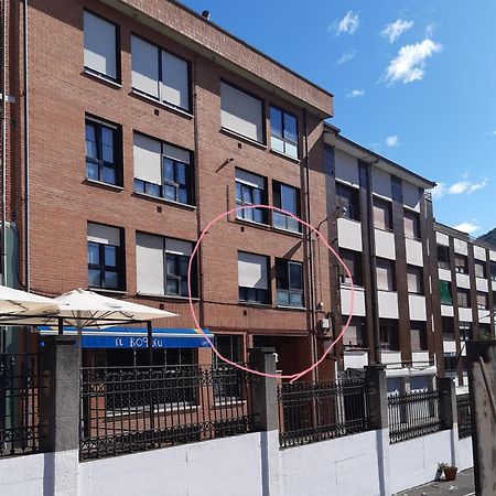 Bonito Apartamento Céntrico y Luminoso Pola de Lena Esterno foto